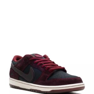 حذاء نايك SB دنك لو لون الماهوجني من الجانبي