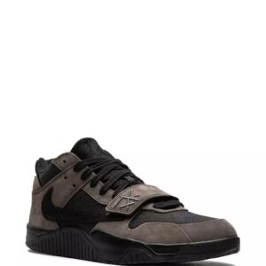 حذاء Jordan × Travis Scott Jumpman Jack باللون البني